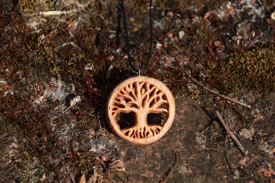 Ciondolo con Albero Della Vita in Legno Inciso